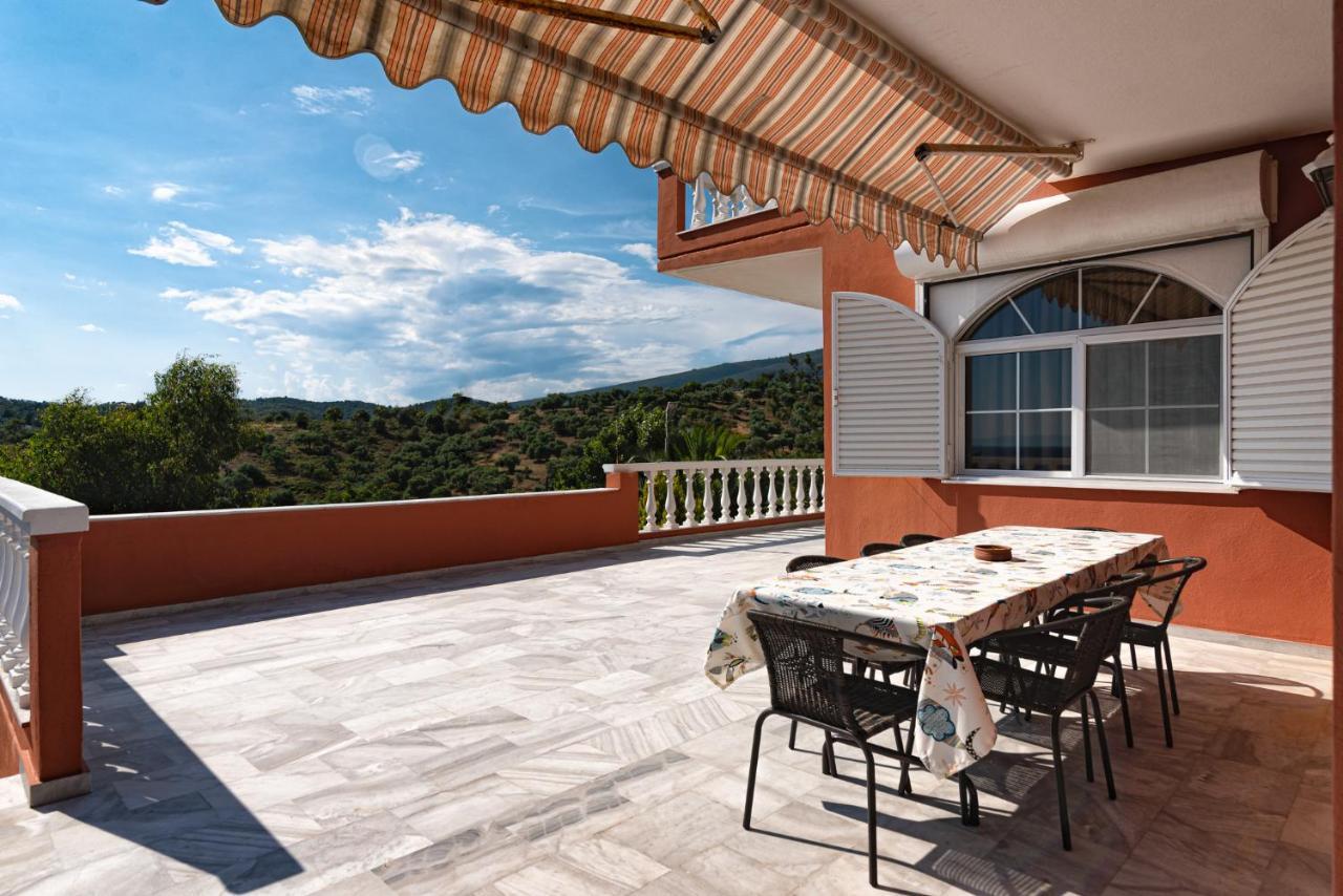 לימנריה Villa Gonates מראה חיצוני תמונה