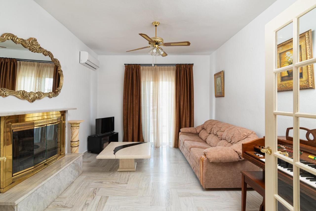 לימנריה Villa Gonates מראה חיצוני תמונה
