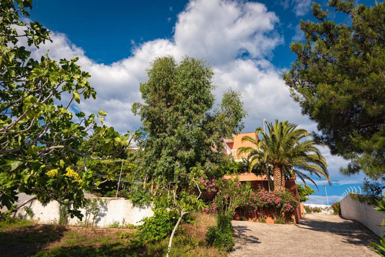 לימנריה Villa Gonates מראה חיצוני תמונה