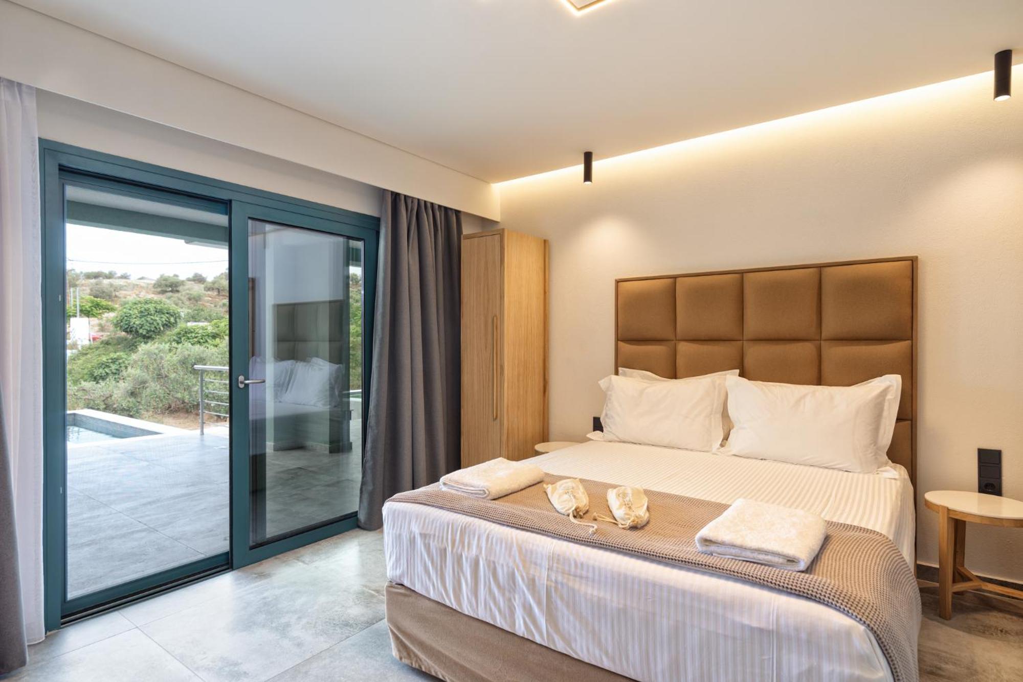 לימנריה Villa Gonates מראה חיצוני תמונה