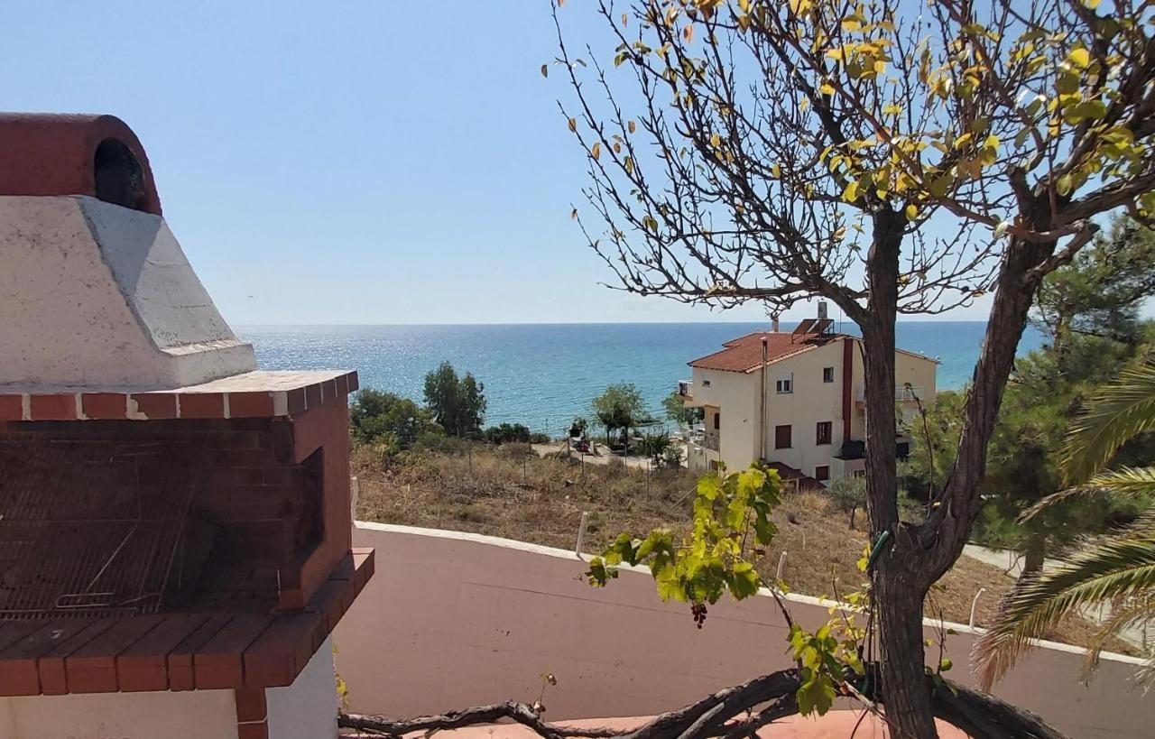 לימנריה Villa Gonates מראה חיצוני תמונה
