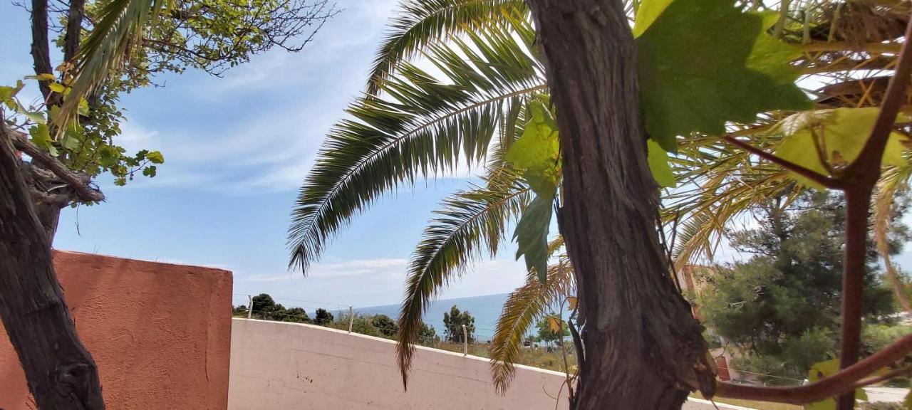 לימנריה Villa Gonates מראה חיצוני תמונה